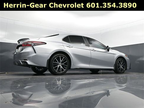 Used 2024 Toyota Camry SE image 43