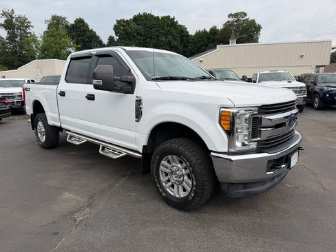 Used 2017 Ford F250 XLT AWD/4WD image 8
