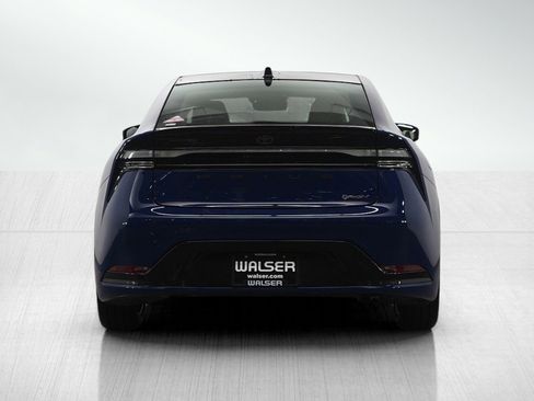 Used 2026 Toyota Prius Plug-In Hybrid image 4