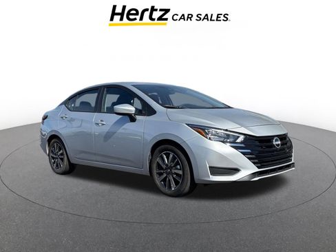Used 2025 Nissan Versa SV image 1