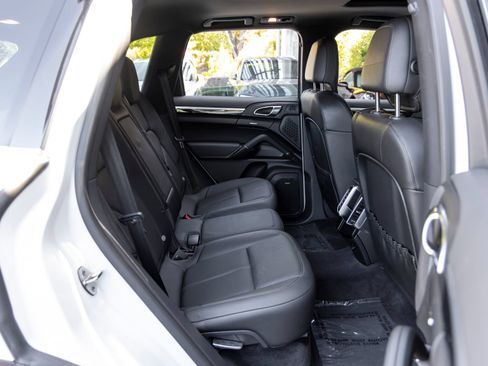 Used 2013 Porsche Cayenne Diesel AWD/4WD image 60