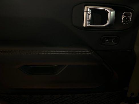 New 2026 Jeep Wrangler Unlimited Sahara AWD/4WD image 10