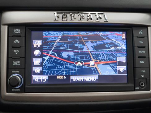 Used 2013 Ferrari California image 17