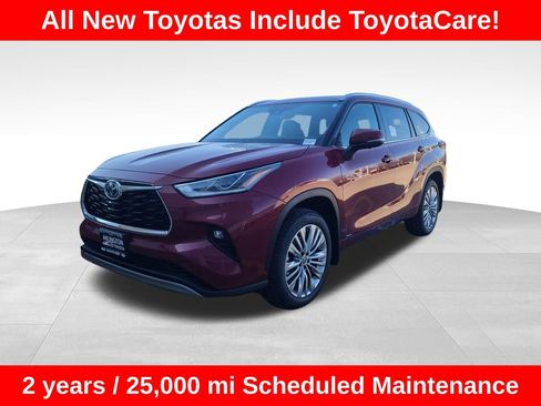 New 2026 Toyota Highlander Platinum image 2