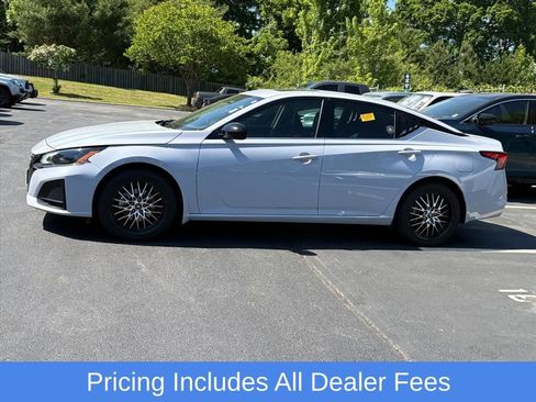 Used 2024 Nissan Altima 2.5 SR w/ SR Premium Package AWD/4WD image 4