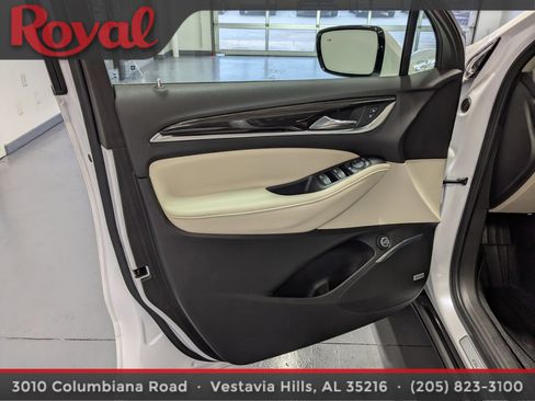 Used 2021 Buick Enclave Essence w/ Sport Touring Edition image 18