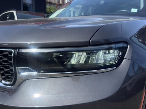 Used 2022 Jeep Grand Cherokee L Limited image 11