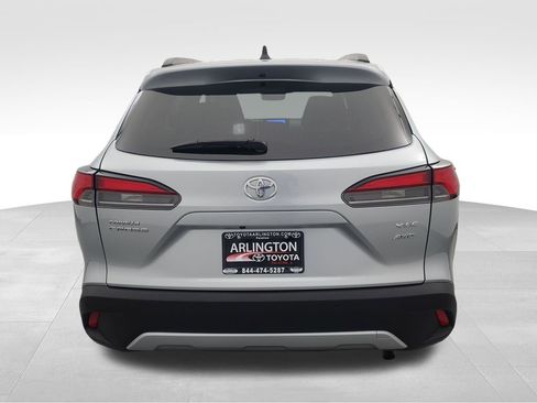 Used 2025 Toyota Corolla Cross XLE image 6