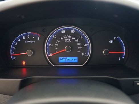 Used 2010 Hyundai Elantra GLS FWD image 24