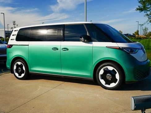 New 2025 Volkswagen ID. Buzz 1st Edition image 41