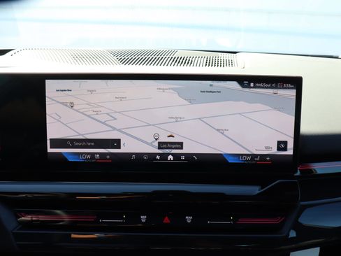 Used 2025 BMW 530i w/ Premium Package image 13