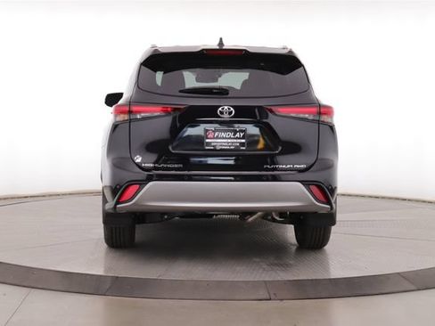 Used 2026 Toyota Highlander Platinum AWD/4WD image 11