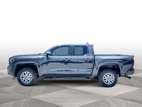 Used 2025 Toyota Tacoma SR5 AWD/4WD image 5