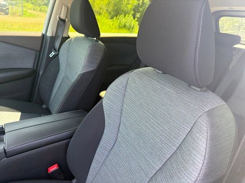 Used 2023 Nissan Rogue SV AWD/4WD image 9