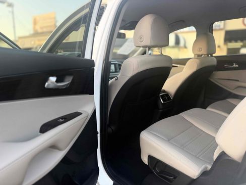 Used 2020 Kia Sorento LX FWD image 18