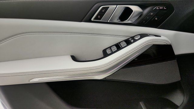 Used 2024 BMW X7 xDrive40i w/ Premium Package AWD/4WD image 54