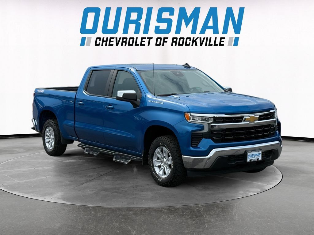 Used 2022 Chevrolet Silverado 1500 LT AWD/4WD image 1