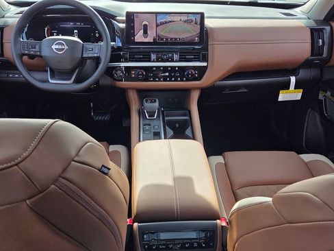 New 2026 Nissan Pathfinder Platinum FWD image 6