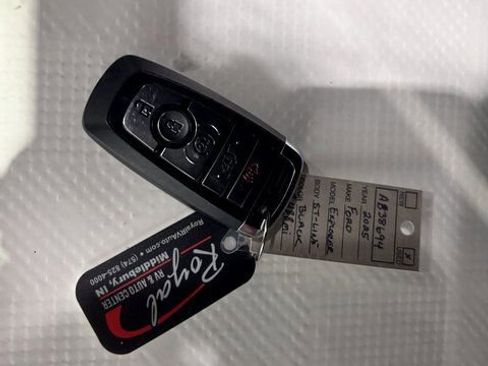 Used 2025 Ford Explorer ST-Line w/ ST-Line Street Pack image 35