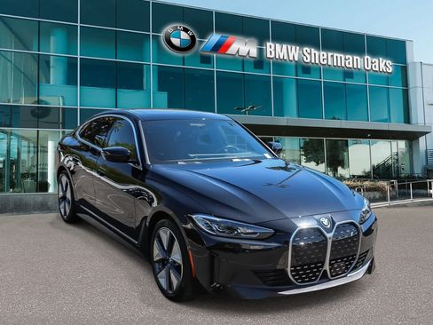 Used 2023 BMW i4 eDrive40 RWD image 6
