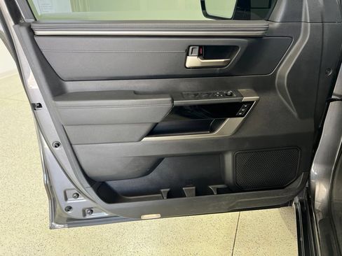 Used 2025 Toyota Tundra Limited AWD/4WD image 19