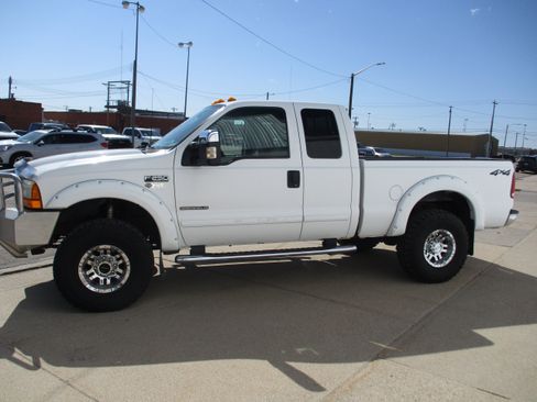 Used 2001 Ford F250 Lariat AWD/4WD image 4