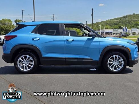 Used 2025 Chevrolet TrailBlazer LS w/ LS Convenience Package FWD image 2