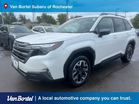 Certified 2025 Subaru Forester Premium AWD/4WD image 1