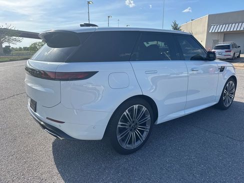 Used 2024 Land Rover Range Rover Sport Dynamic SE image 5
