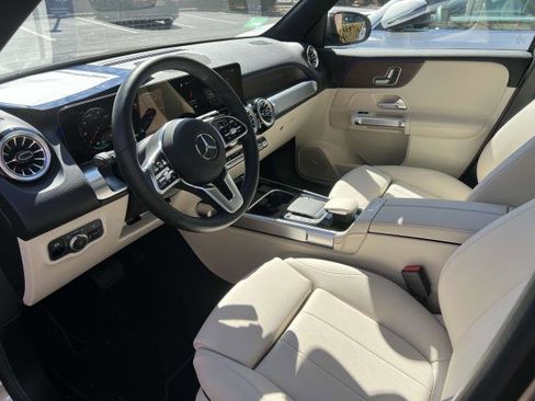 Certified 2023 Mercedes-Benz EQB 300 4MATIC image 17