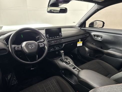 Certified 2025 Honda HR-V Sport image 24