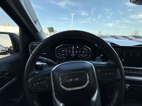 Used 2022 GMC Sierra 1500 Elevation w/ Elevation Premium Package image 17