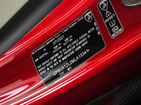 Used 2021 Lamborghini Urus image 45