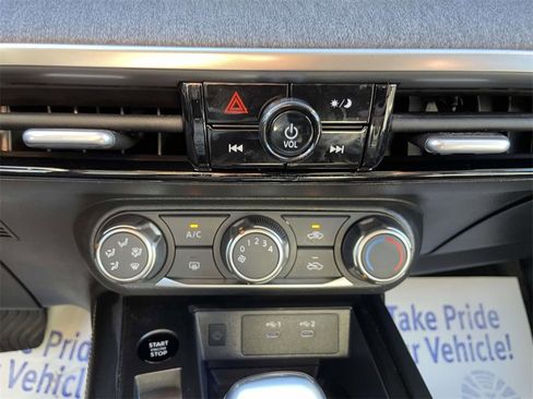 Certified 2025 Nissan Kicks SV image 25