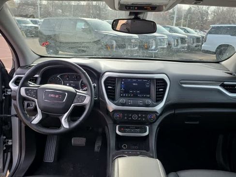 Used 2023 GMC Acadia SLT w/ Preferred Package image 7