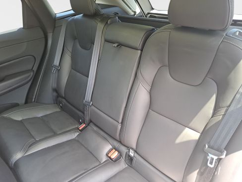 Used 2023 Volvo XC60 B5 Ultimate w/ Climate Package FWD image 14