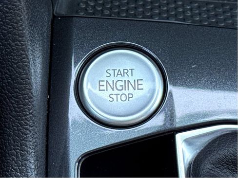 Used 2022 Volkswagen Tiguan SEL R-Line AWD/4WD image 18