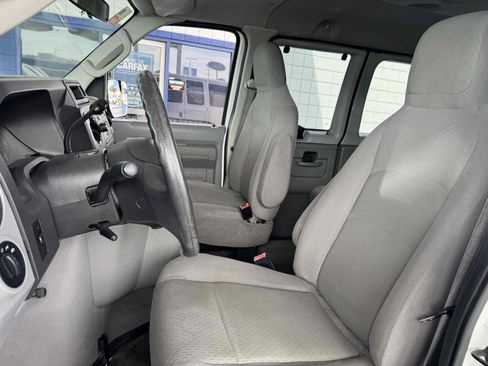 Used 2011 Ford E-350 and Econoline 350 XLT RWD image 10