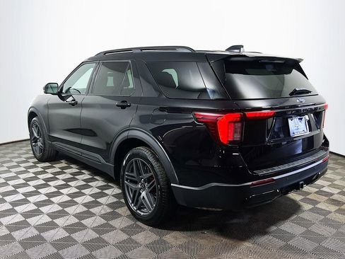 Used 2025 Ford Explorer ST-Line w/ ST-Line Street Pack AWD/4WD image 5