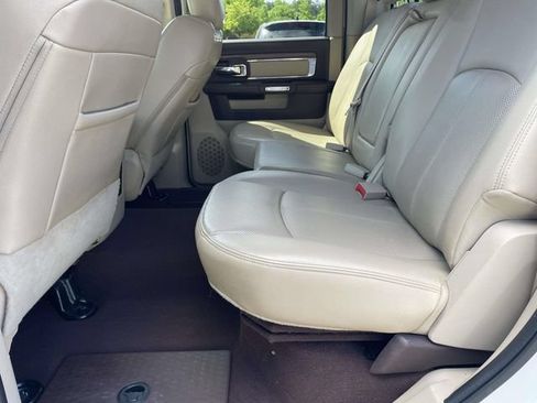 Used 2019 RAM 1500 Laramie w/ Convenience Group AWD/4WD image 10