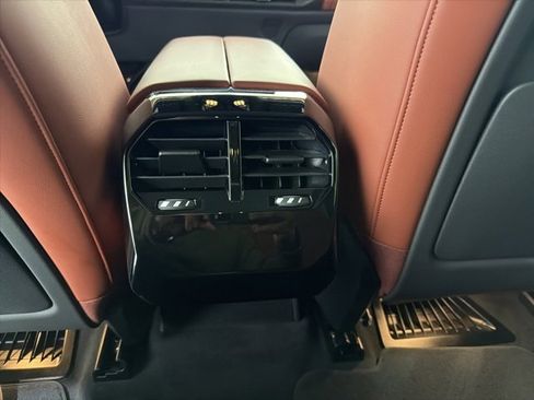 Used 2026 BMW iX xDrive45 image 23