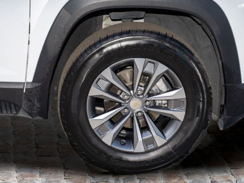 Used 2025 Chevrolet Equinox LT w/ Safety and Technology Package image 39