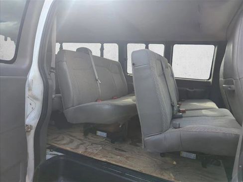 Used 2019 Chevrolet Express 3500 LT w/ LT Preferred Equipment Group image 17