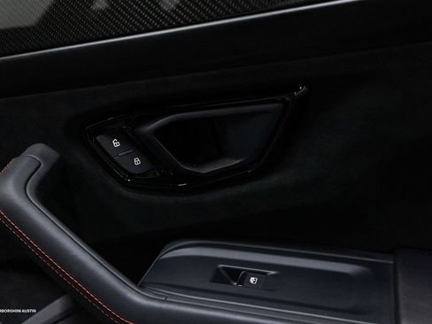 Used 2023 Lamborghini Urus Performante AWD/4WD image 47