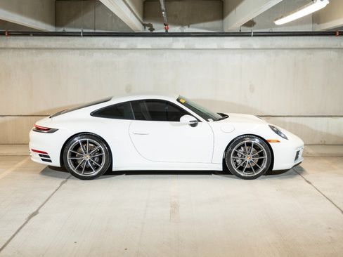 Certified 2024 Porsche 911 Carrera RWD image 9