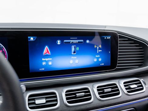 New 2026 Mercedes-Benz GLS 450 4MATIC image 28