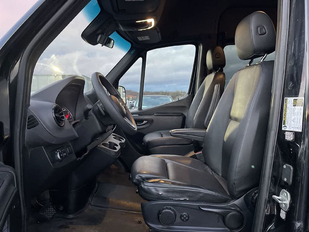 Used 2019 Mercedes-Benz Sprinter 2500 image 14