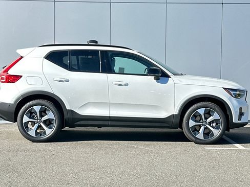 New 2026 Volvo XC40 B5 Plus w/ Protection Package Premier image 6