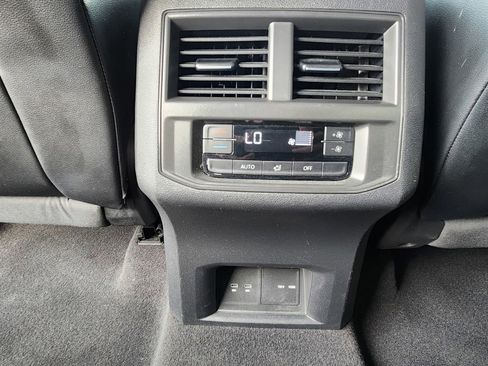 Used 2022 Volkswagen Atlas SE image 28