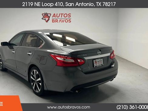 Used 2016 Nissan Altima 2.5 SR FWD image 9